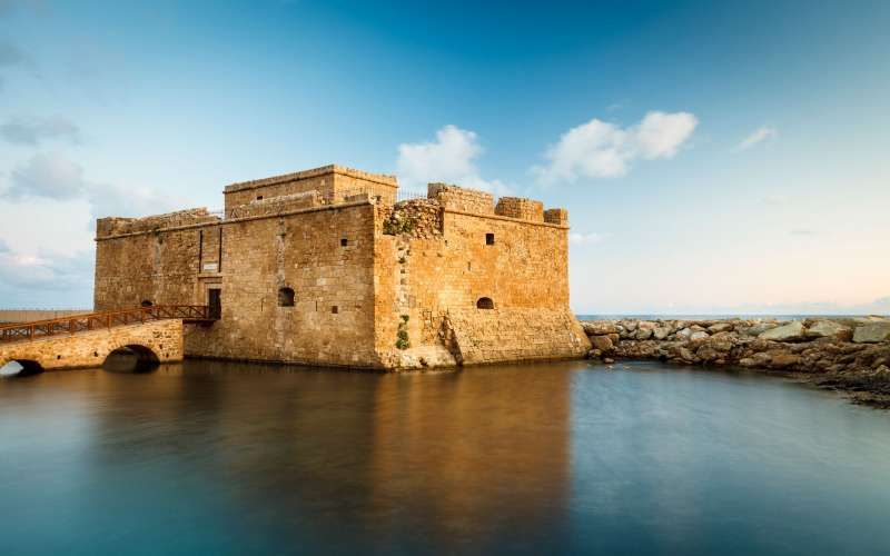 ΕΚΔΡΟΜΗ ΜΕ ΔΙΑΝΥΚΤΕΡΕΥΣΗ ΣΤΗΝ ΠΑΦΟ